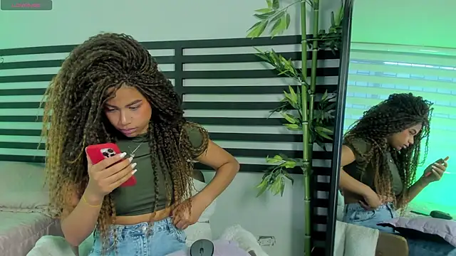 nayah   online show from 09.14.25