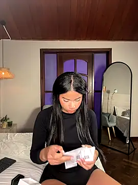 nayah   online show from 12.19.25