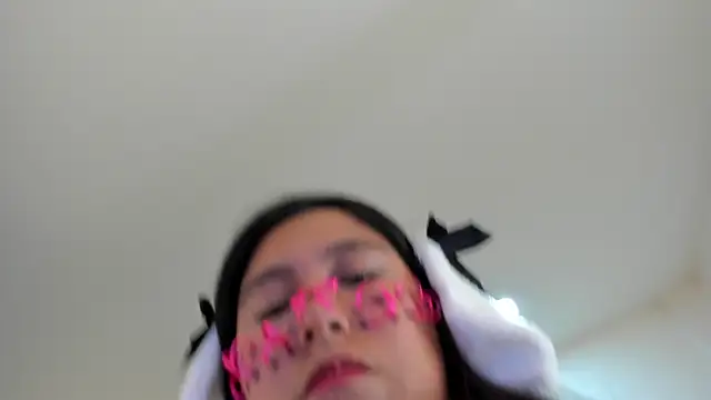  Natalie18 online show from 10.31.25