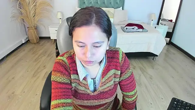  Natalie18 online show from 11.23.25