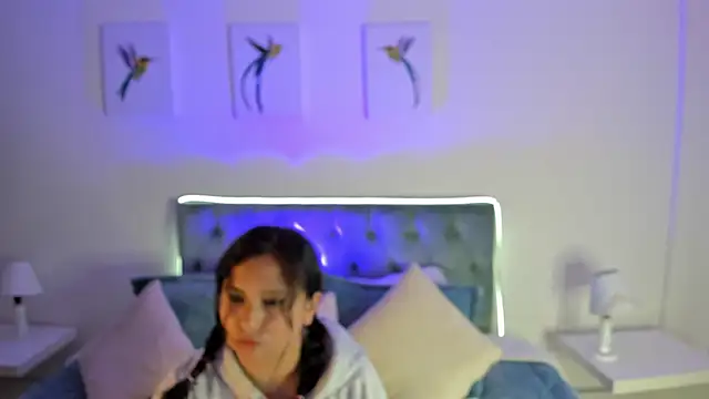  Natalie18 online show from 11.27.25