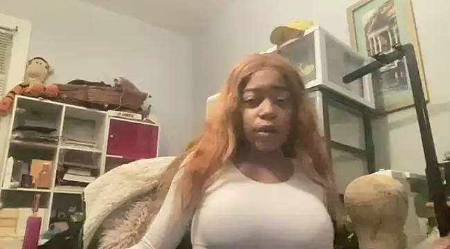 Snapshot of MommyConfident chatting on 01.21.25 MommyConfident online show from 01.21.25