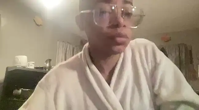 Snapshot of MommyConfident chatting on 02.16.25 MommyConfident online show from 02.16.25