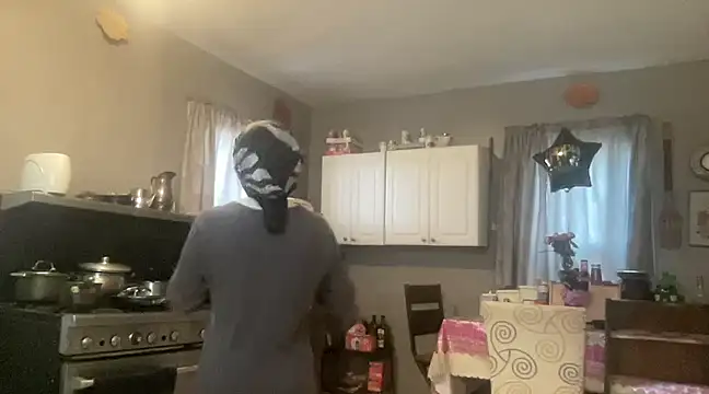 Snapshot of MommyConfident chatting on 02.21.25 MommyConfident online show from 02.21.25