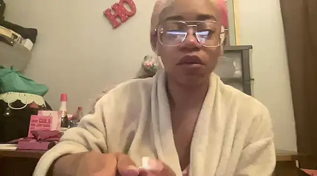 Snapshot of MommyConfident chatting on 03.02.25 MommyConfident online show from 03.02.25