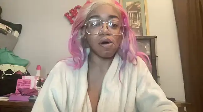 Snapshot of MommyConfident chatting on 03.03.25 MommyConfident online show from 03.03.25