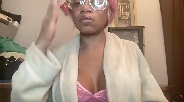 Snapshot of MommyConfident chatting on 03.03.25 MommyConfident online show from 03.03.25