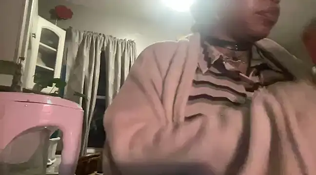 Snapshot of MommyConfident chatting on 03.12.25 MommyConfident online show from 03.12.25