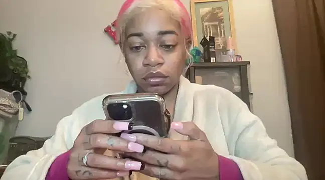 Snapshot of MommyConfident chatting on 03.15.25 MommyConfident online show from 03.15.25