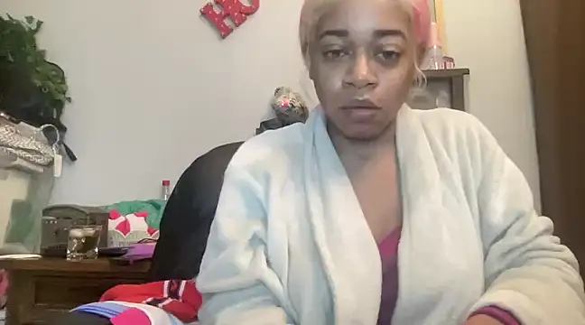 Snapshot of MommyConfident chatting on 03.15.25 MommyConfident online show from 03.15.25