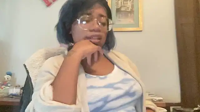 Snapshot of MommyConfident chatting on 10.23.25 MommyConfident online show from 10.23.25