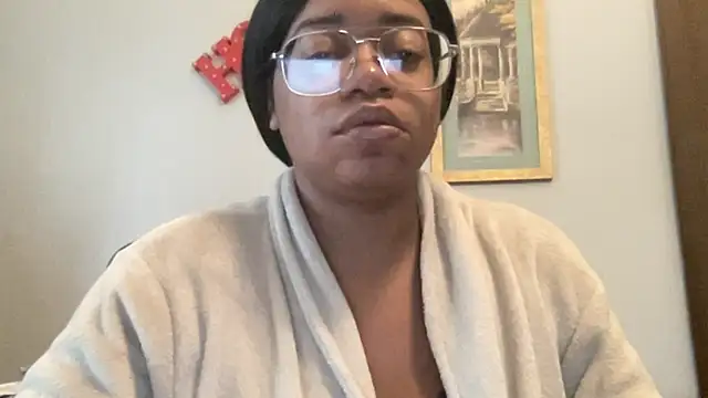 Snapshot of MommyConfident chatting on 11.14.25 MommyConfident online show from 11.14.25