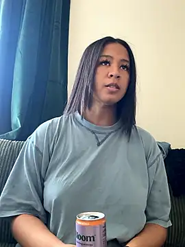 Snapshot of VanessaBling chatting on 01.17.26 VanessaBling online show from 01.17.26