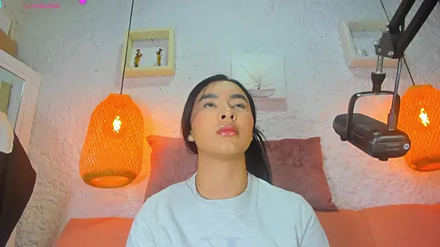 emiily s online show from 10.04.25