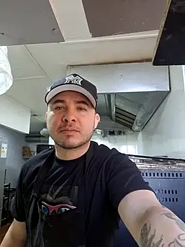 Victorjose3030 online show from 10.11.25