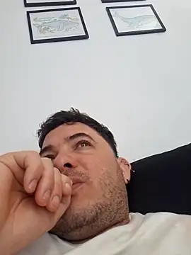 Victorjose3030 online show from 10.20.25