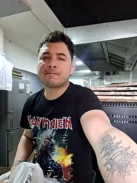 Victorjose3030 online show from 10.23.25