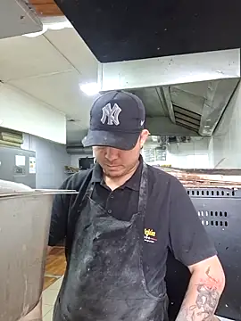 Victorjose3030 online show from 10.31.25