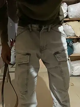 Snapshot of therawnomad chatting on 12.25.24 therawnomad online show from 12.25.24