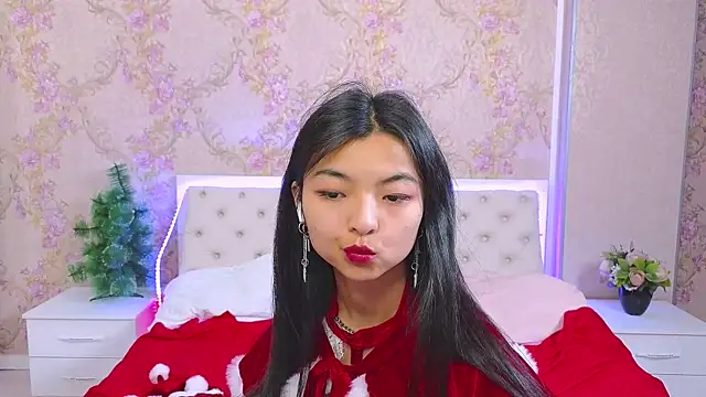 Shy Kira online show from 12.13.24