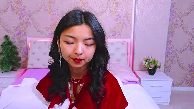 Shy Kira online show from 12.14.24