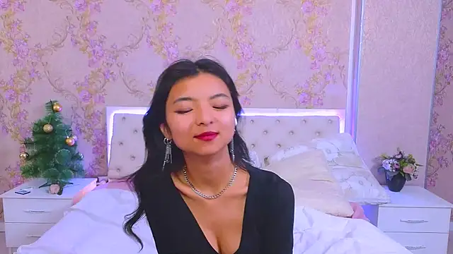 Shy Kira online show from 12.26.24