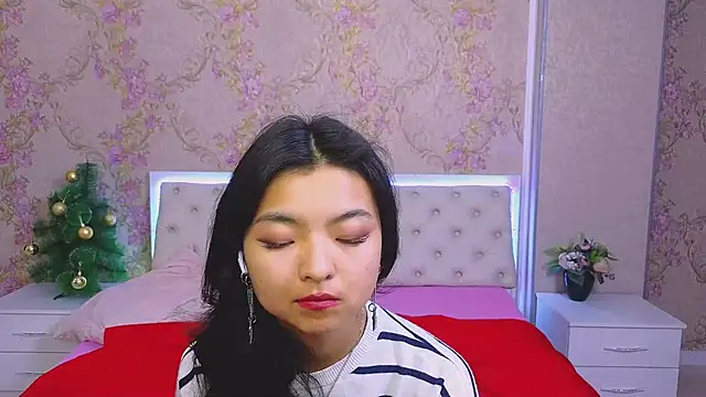 Shy Kira online show from 01.06.25