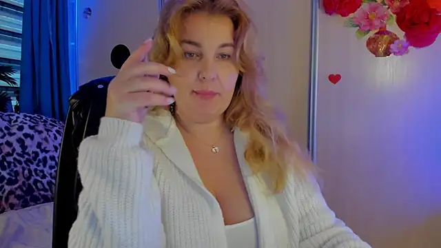 CoraSwon online show from 11.29.25