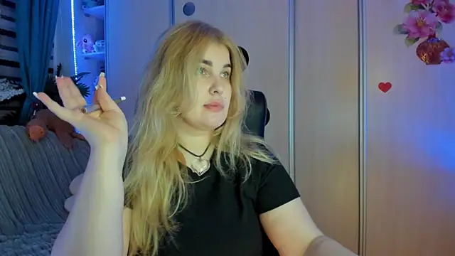 CoraSwon online show from 02.12.26