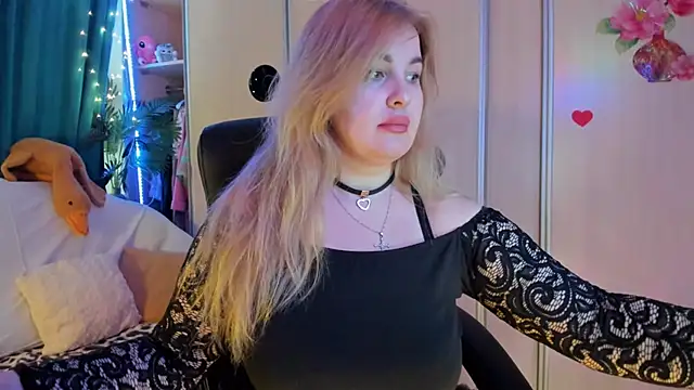 CoraSwon online show from 02.23.26