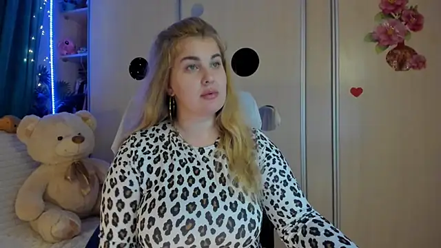 CoraSwon online show from 03.02.26