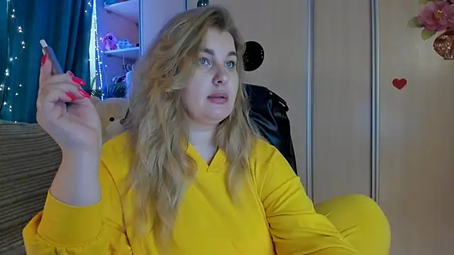 CoraSwon online show from 03.10.26