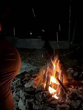 Snapshot of KLoveeee chatting on 11.24.25 KLoveeee online show from 11.24.25