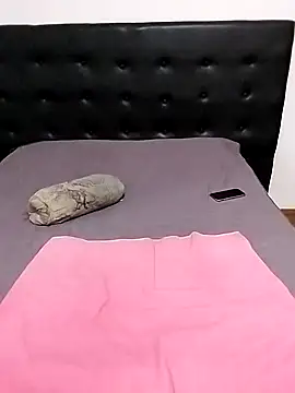 littlebrunett online show from 02.21.25