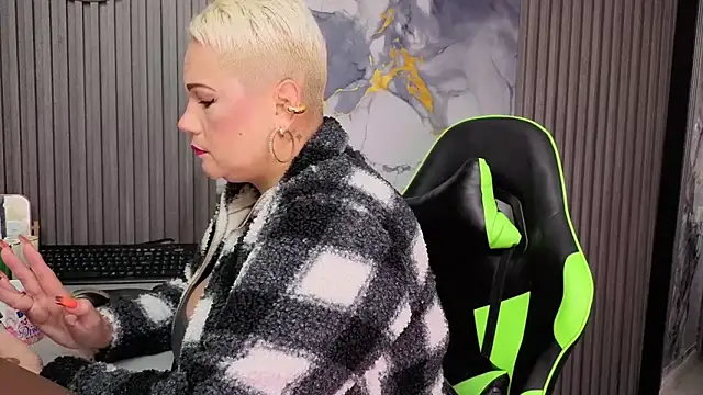 GianellaCox  online show from 04.01.26