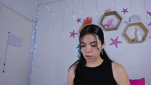 Emiily Parkerr online show from 02.18.25