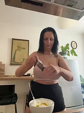 Off  Melonenmandy online show from 04.04.26