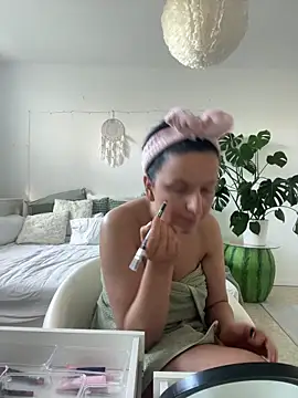 Off  Melonenmandy online show from 04.08.26