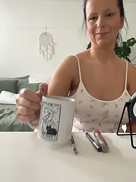 Off  Melonenmandy online show from 04.16.26