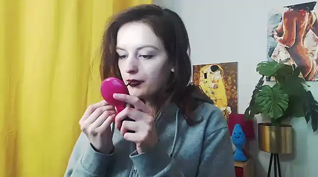 juicyNadine online show from 12.13.24