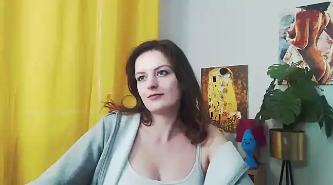 juicyNadine online show from 12.13.24