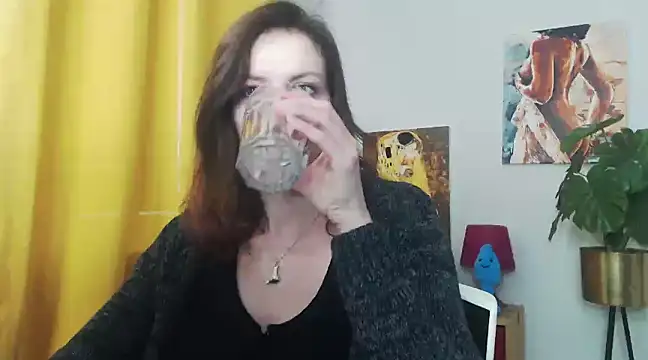 juicyNadine online show from 01.20.25