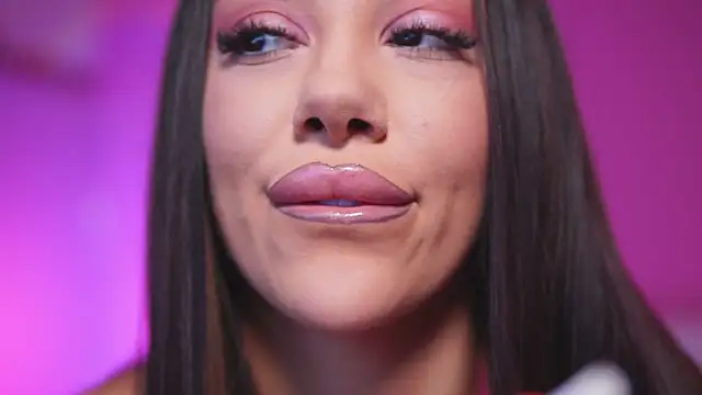 NatyDesiree online show from 02.18.25