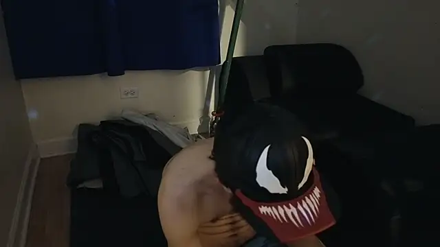 Snapshot of pantslesstraveler_plt chatting on 01.28.25 pantslesstraveler plt online show from 01.28.25