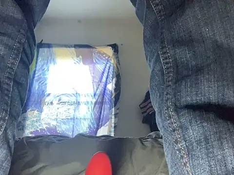 Snapshot of pantslesstraveler_plt chatting on 09.25.25 pantslesstraveler plt online show from 09.25.25