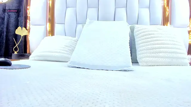 RileySweett online show from 10.28.25