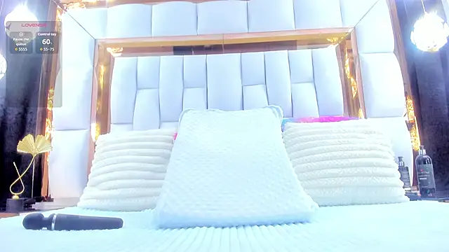 RileySweett online show from 11.14.25