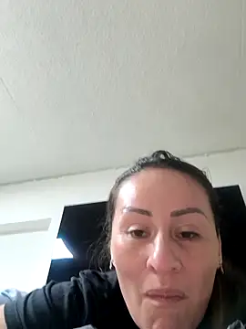 Snapshot of LuisaFernanda170823 chatting on 10.25.25 LuisaFernanda170823 online show from 10.25.25