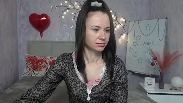 Snapshot of KaraCriegs chatting on 01.18.26 KaraCriegs online show from 01.18.26