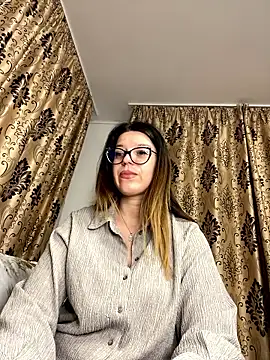 NadiraNoor online show from 11.17.25